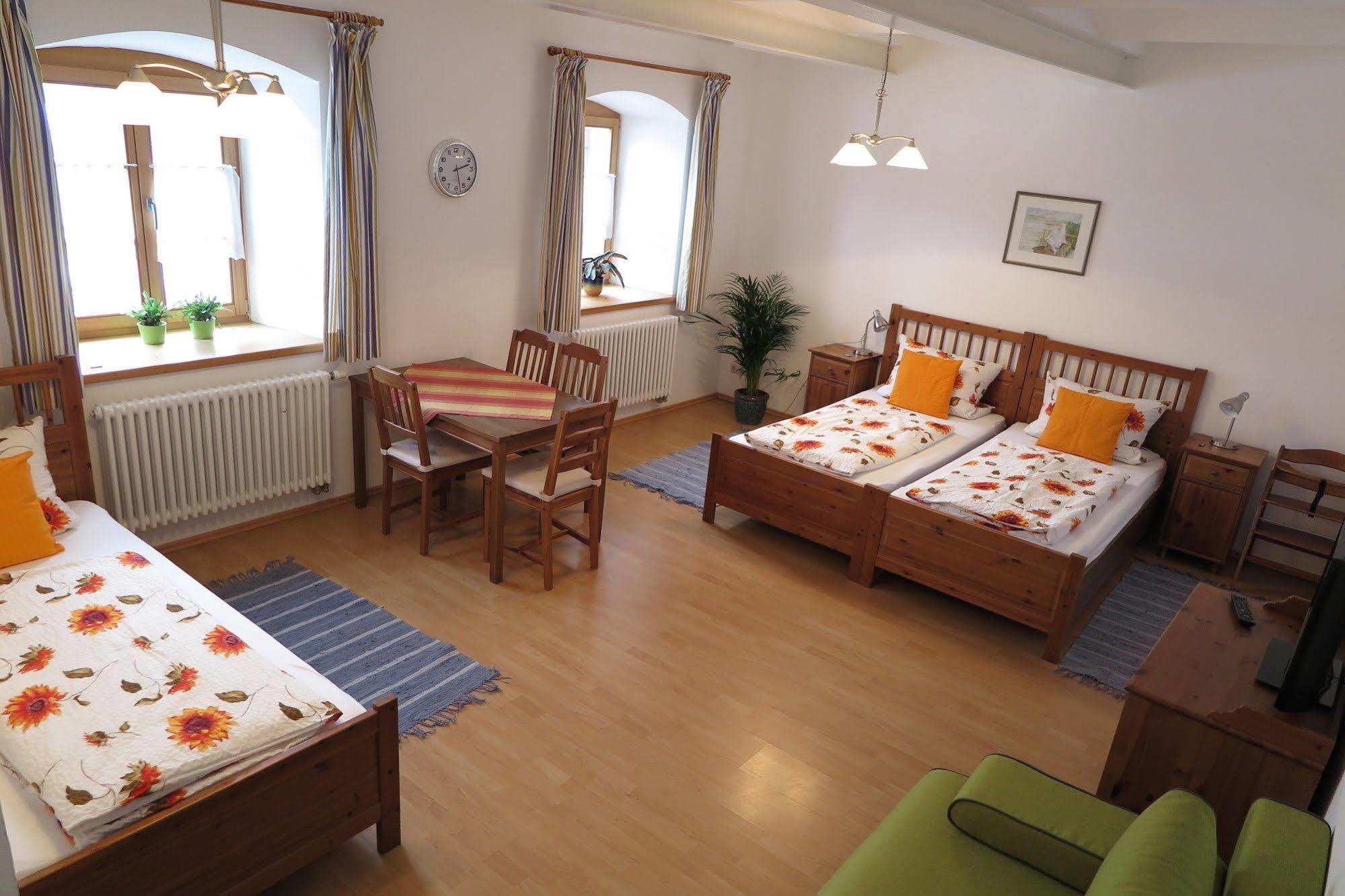 Pension Bernhardhof Otterfing Exterior photo